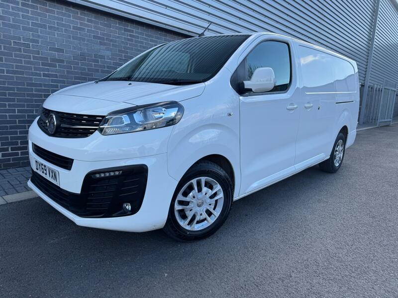 VAUXHALL VIVARO 1.5 Turbo D 2900 Sportive